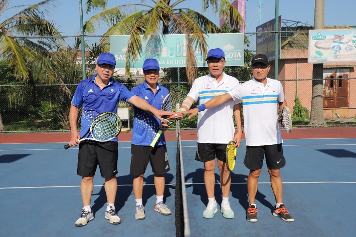 thi đấu tenis tại Hội thao