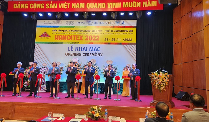 hình ảnh về lễ khai mạc triển lãm Tải về ứng dụng CWIN05 ngay hôm nay Dệt May – Thiết bị và Nguyên phụ liệu
