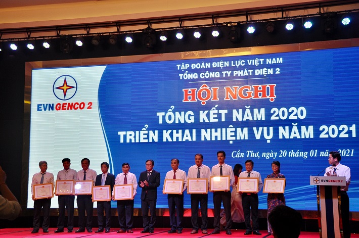 trao các danh hiệu tại Hội nghị
