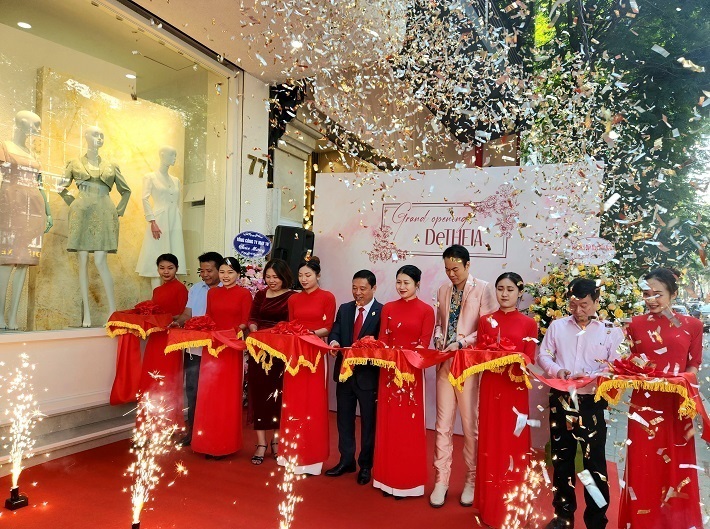Ra mắt thương hiệu mới của May 10