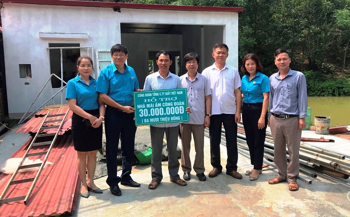 công đoàn VINAPACO trao mái ấm cho đoàn viên