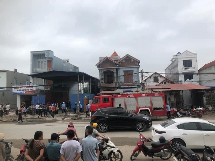 hình ảnh đội hình Công ty CP Nhiệt điện Hải Phòng tham gia chữa cháy