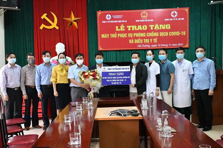 Nhiệt điện Phả Lại trao máy thở