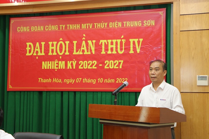 ông Phúc phát biểu tại Đại hội