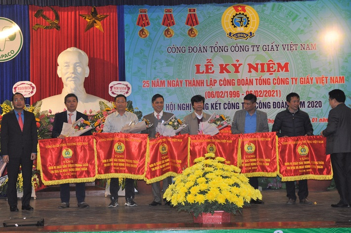  trao danh hiệu