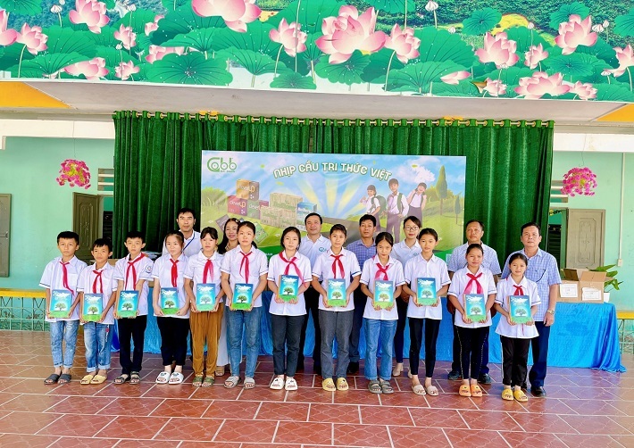 VINAPACO trao quà tại Hà Giang