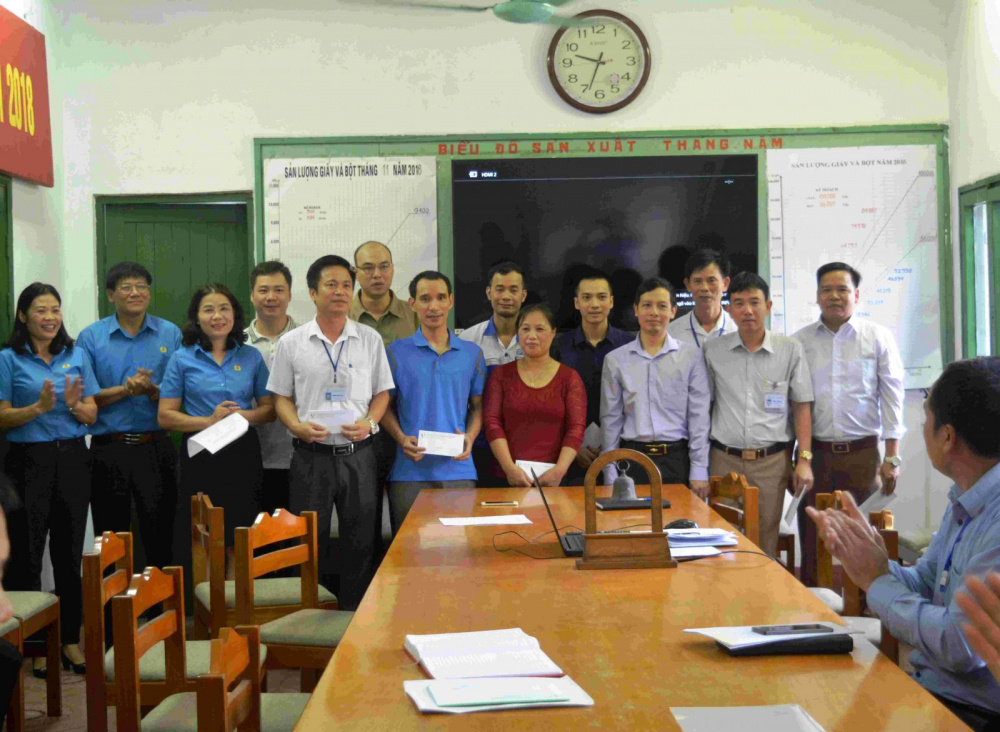 , cùng với phong trào phát động thi đua, công tác thi đua - khen thưởng là một trong hoạt động mà Công đoàn Vinapaco luôn coi trọng.