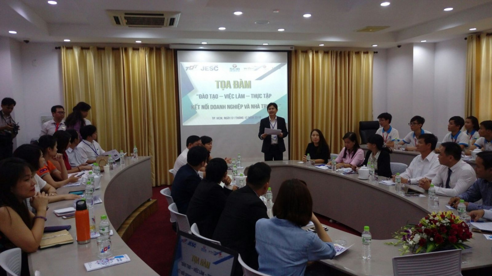 Tọa đàm do JESC tổ chức trong ngày hội nhằm tìm kiếm việc làm cho sinh viên, nguồn nhân lực cho Cwincom hiện đang mở 