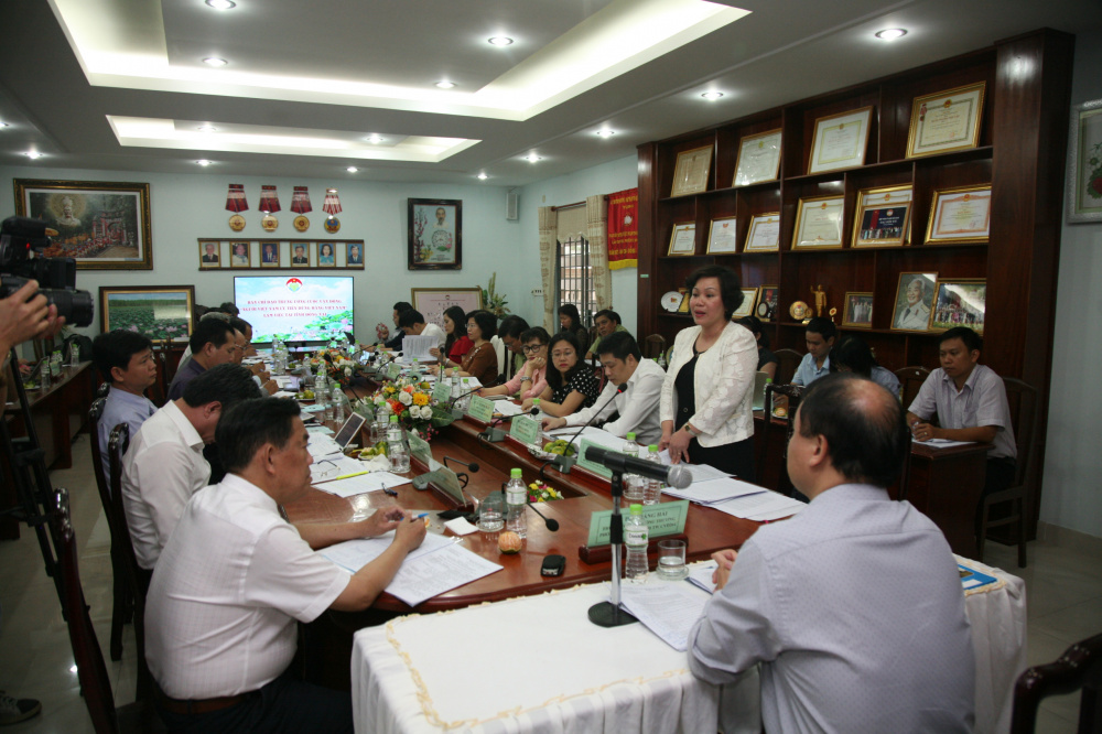 Bà  Lê Việt Nga, Phó Vụ trưởng Vụ Thị trường trong nước, Cwin63 sân chơi đỉnh cao, Phó Trưởng ban Thư ký Ban Chỉ đạo Trung ương Cuộc vận động  phát biểu tại hội nghị