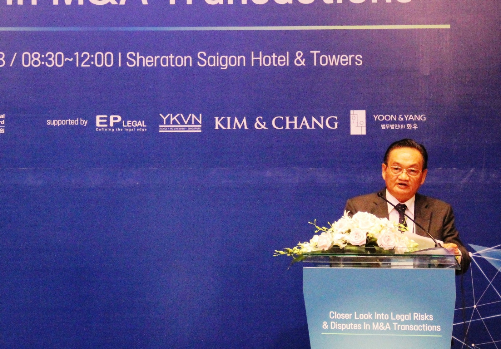 Ông Trần Du Lịch, Phó Chủ tịch, Trung tâm Trọng tài Quốc tế Việt Nam (VIAC) phát biểu khai mạc hội thảo 