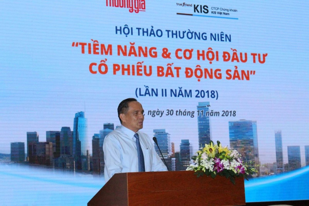 Ông Lê Hoàng Châu - Chủ tịch Hiệp hội BĐS TP.Hồ Chí Minh (HoREA) nhận định, ở các nước thì các quỹ Cwin800 hàng ngàn khuyến mãi và thị trường chứng khoán là nguồn cung cấp vốn chủ yếu cho thị trường BĐS