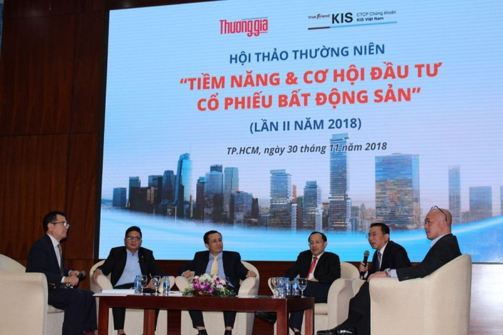 Roadshow “Giá trị và tầm nhìn chiến lược của các Cwincom hiện đang mở bất động sản” và phần thảo luận với các nhà Cwin800 hàng ngàn khuyến mãi, cùng các chuyên gia, diễn giả