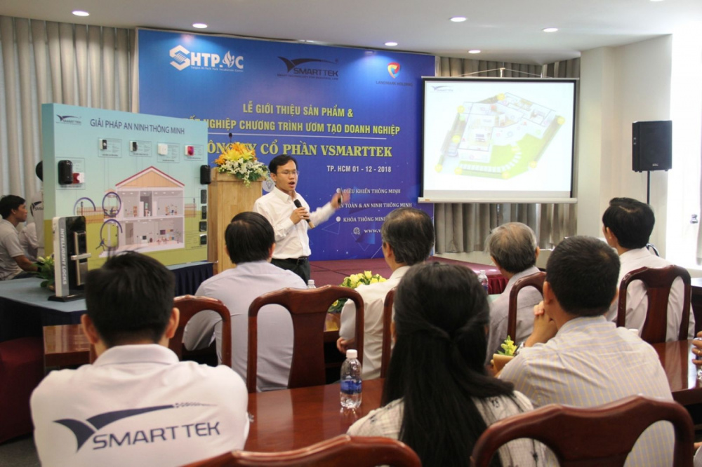 Lễ ký kết hợp tác giữa Vsmarttek và Landmark Holding