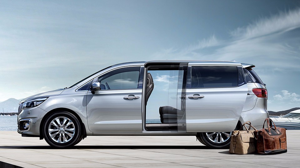 Xe KIA Sedona 2016