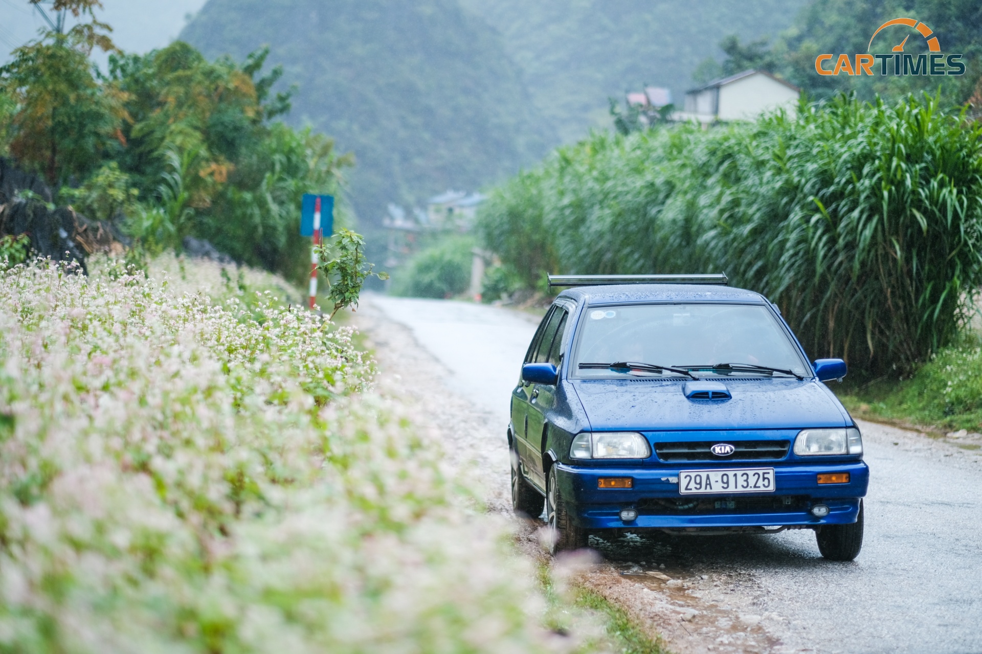 Chiếc xe Kia Pride CD5 đời 1999 được chăm sóc khá kĩ càng