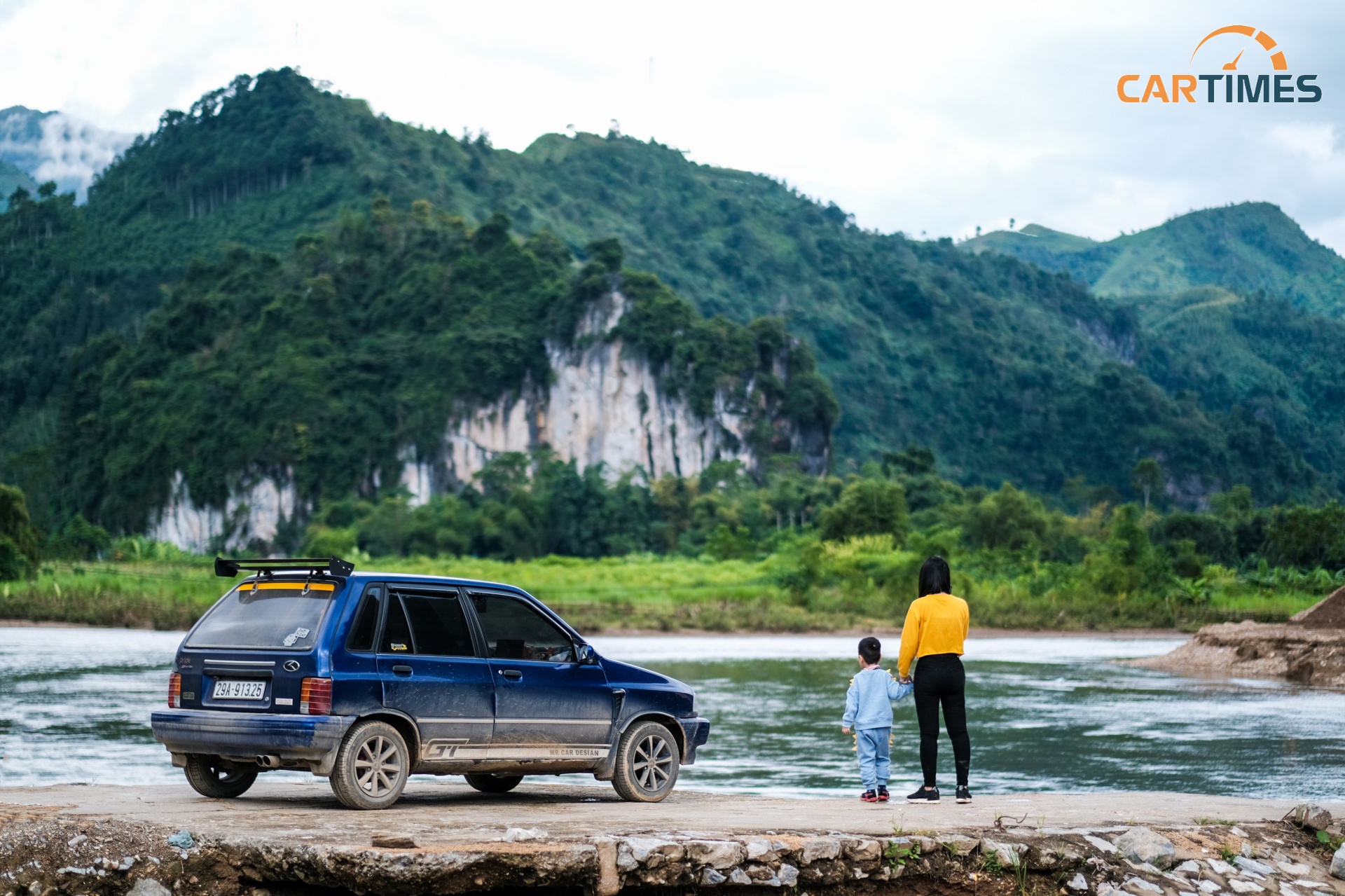 Chiếc xe đã cùng gia đình Nam đi nhiều nơi như Mộc Châu, Sapa