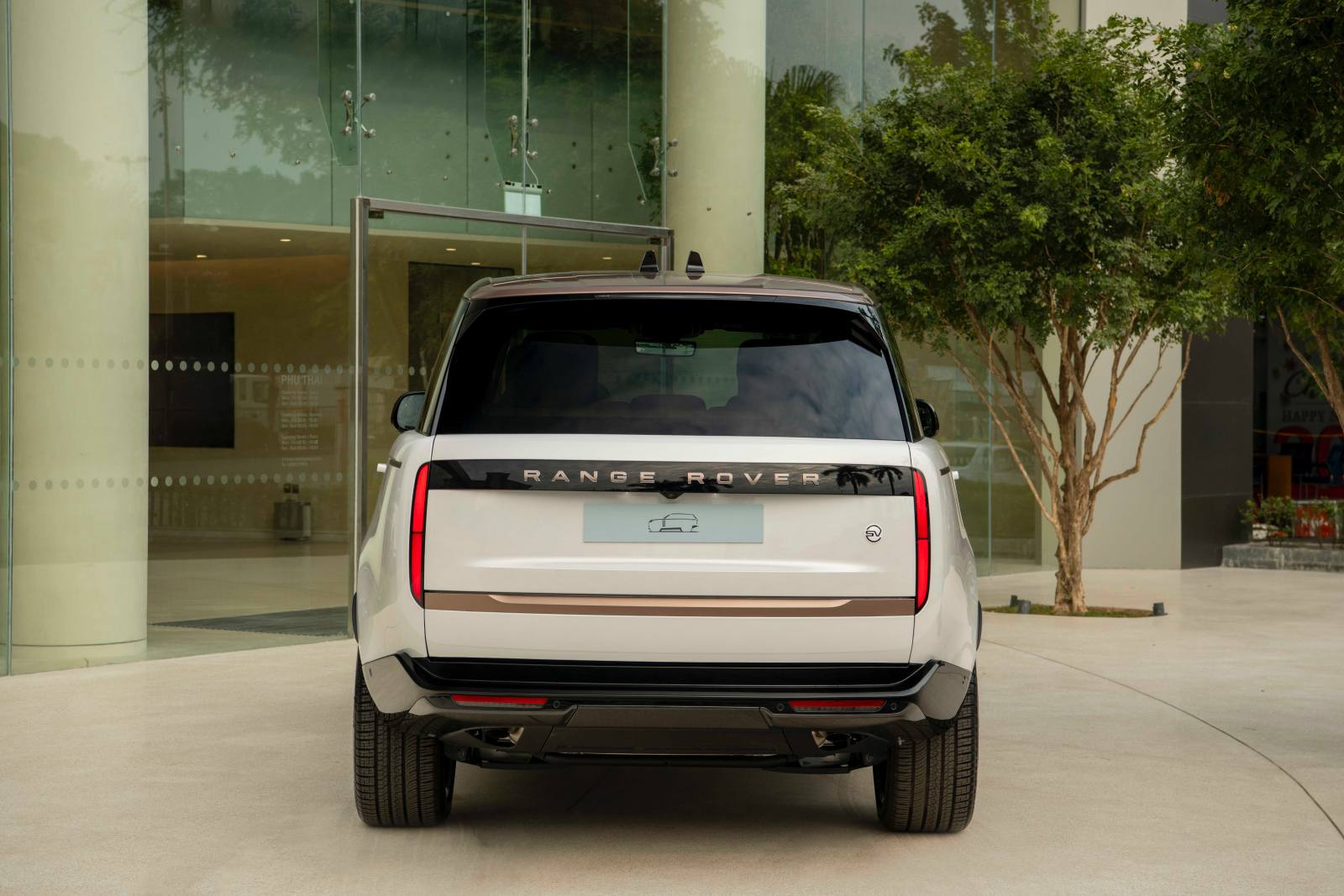 Range Rover SV