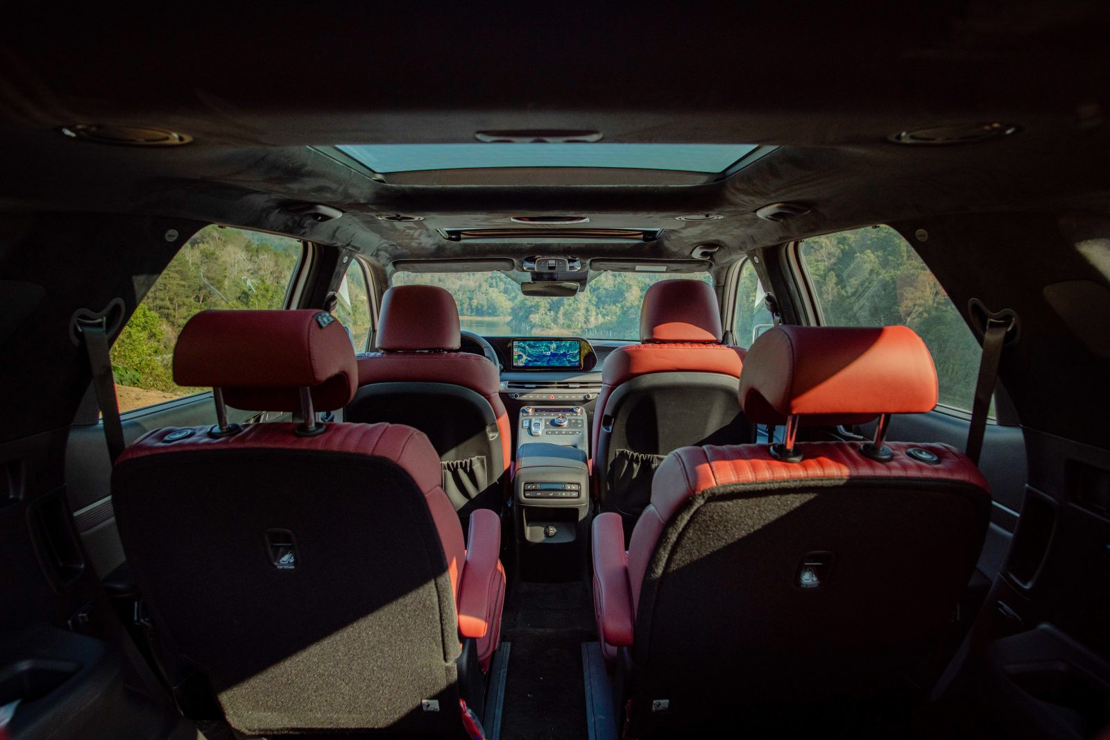 Khoang lái tiện nghi, nhiều option đặc trưng nhà Hyundai