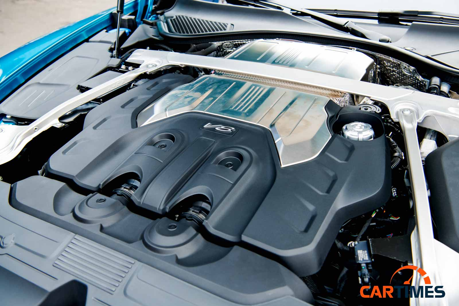 Khối động cơ V8 4.0 lít của Bentley Continental GT Azure