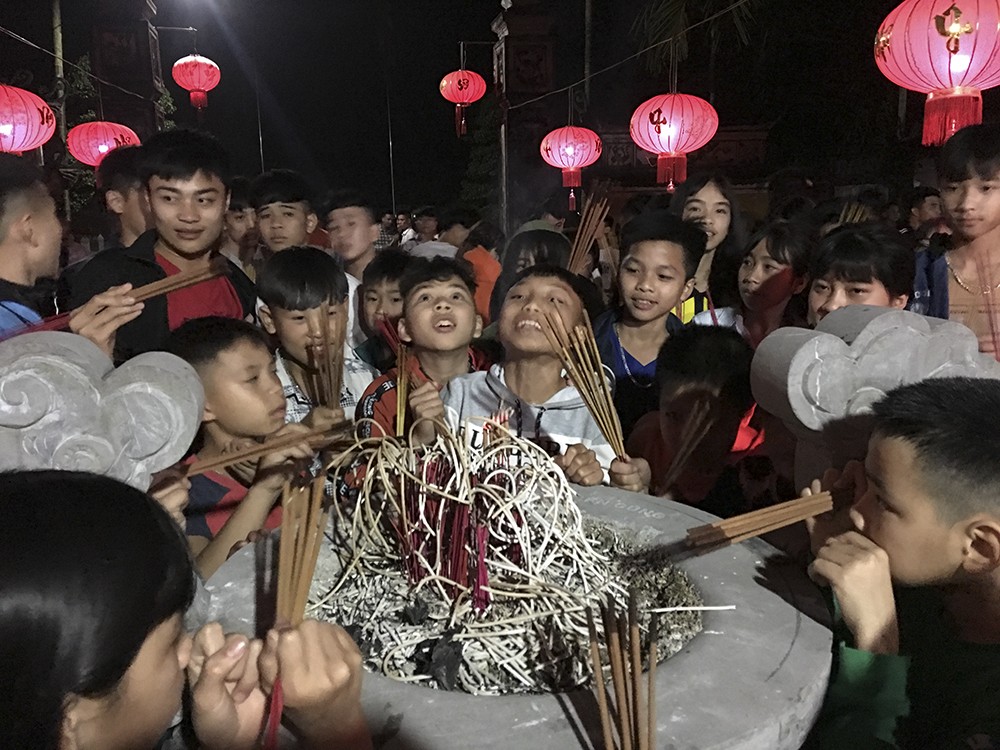 tục xin lửa đầu năm