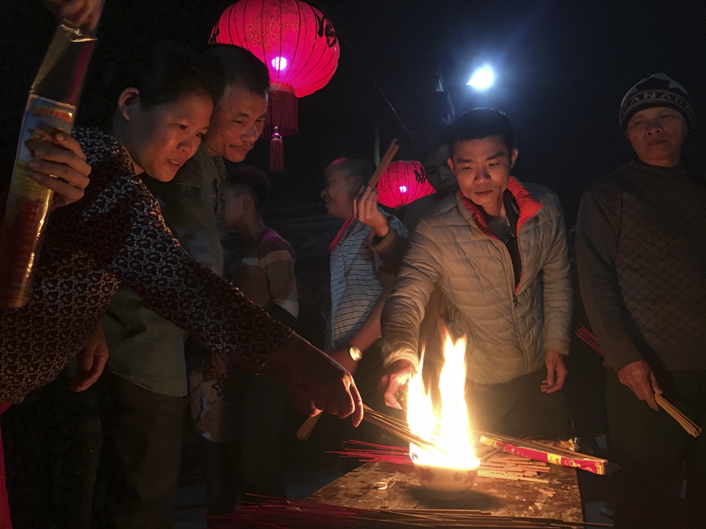 tục xin lửa đầu năm