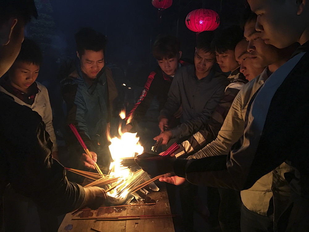 tục xin lửa đầu năm
