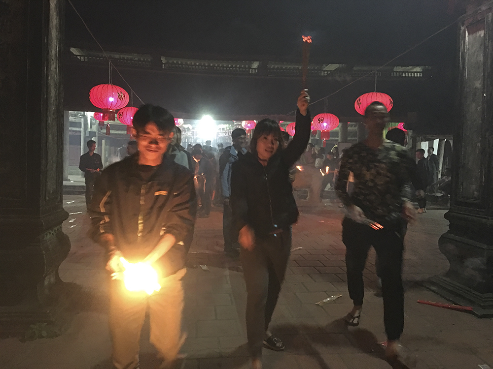 tục xin lửa đầu năm