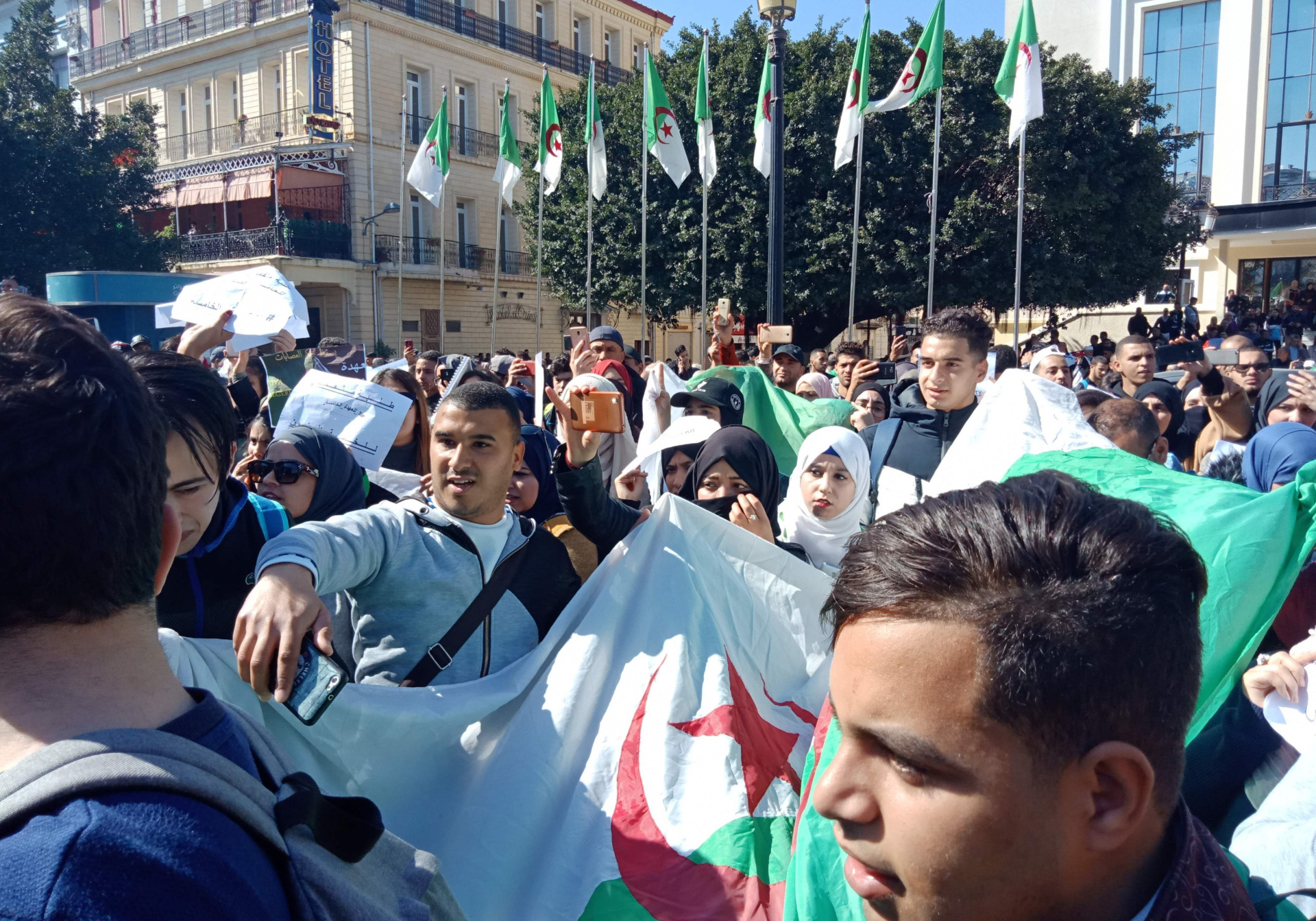 biểu tình tại algeria
