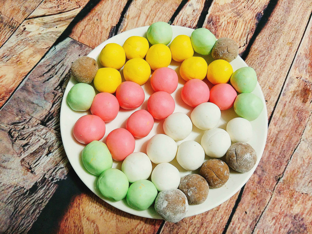 bánh trôi ngũ sắc