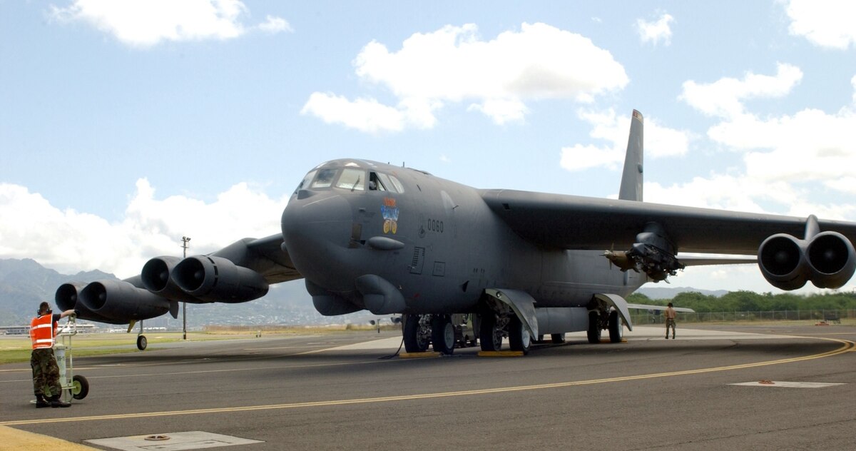 Máy bay B52