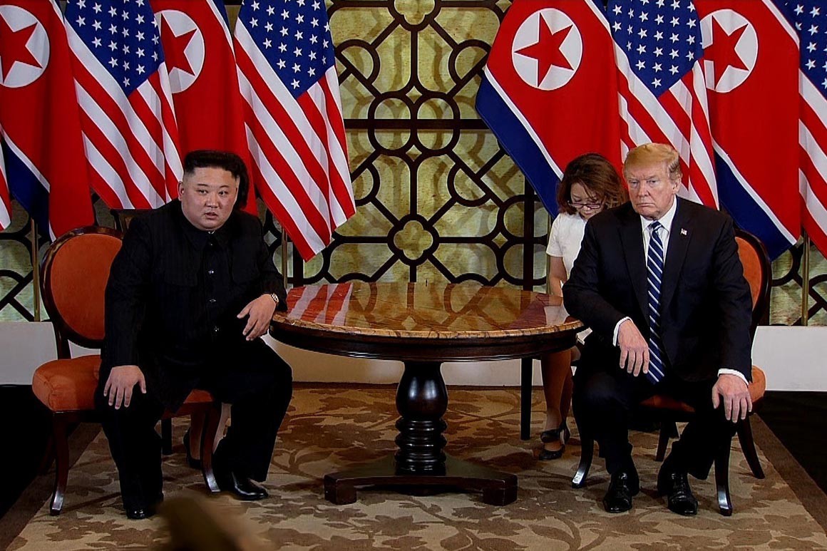 Tổng thống Mỹ Donald Trump đã đến Khu phi quân sự ở biên giới liên Triều. Ông sẽ gặp nhà lãnh đạo Kim Jong Un tại làng Bàn Môn Điếm thuộc Khu phi quân sự.
