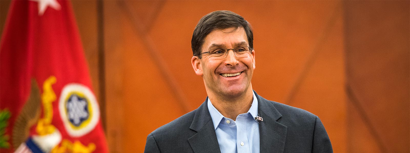 ông Mark Esper