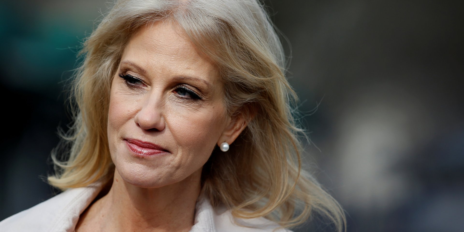 Bà Kellyanne Conway