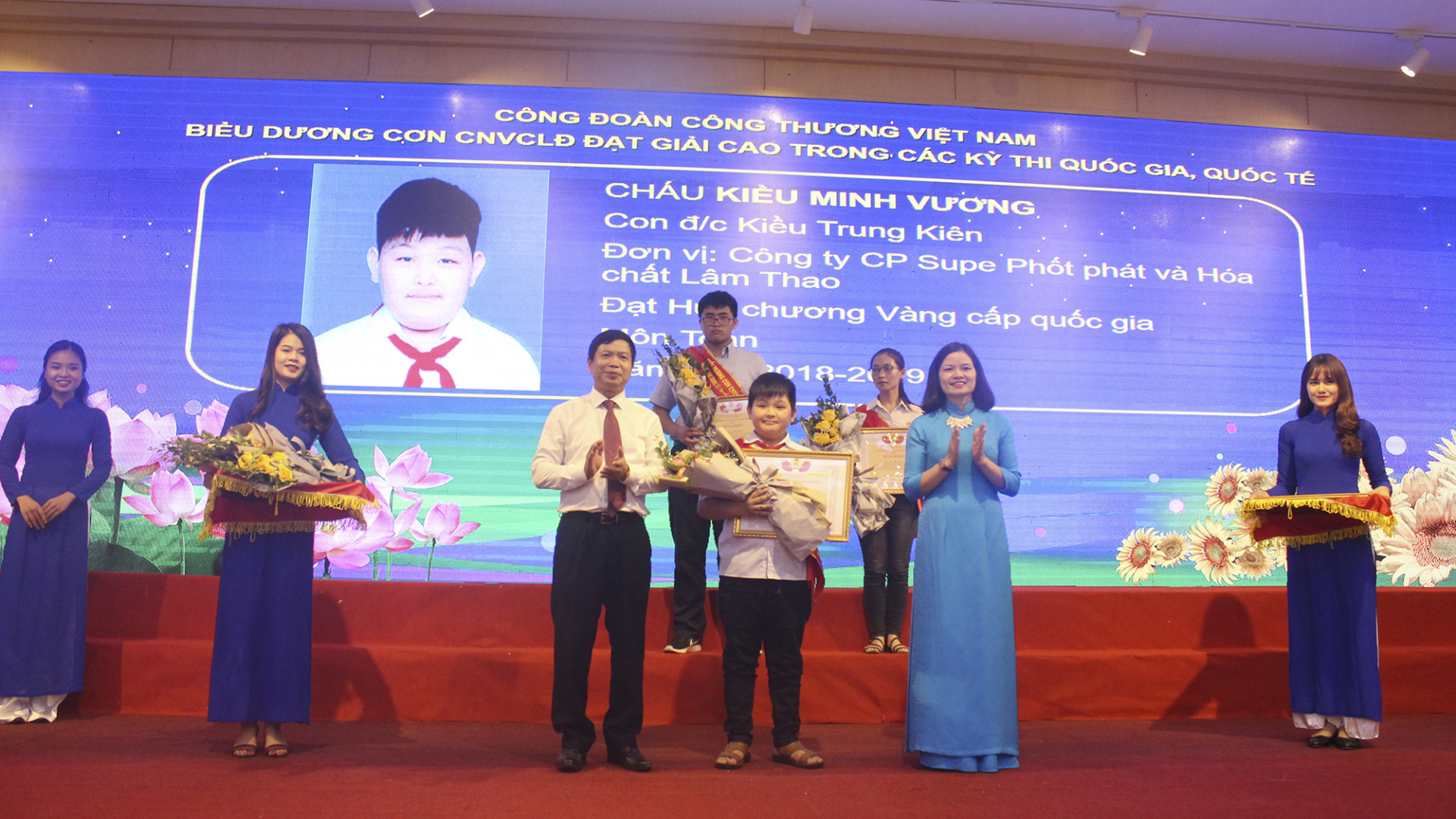 Công đoàn công thương việt nam biểu dương gia đình tiêu biểu năm 2019, tuyên dương học sinh giỏi