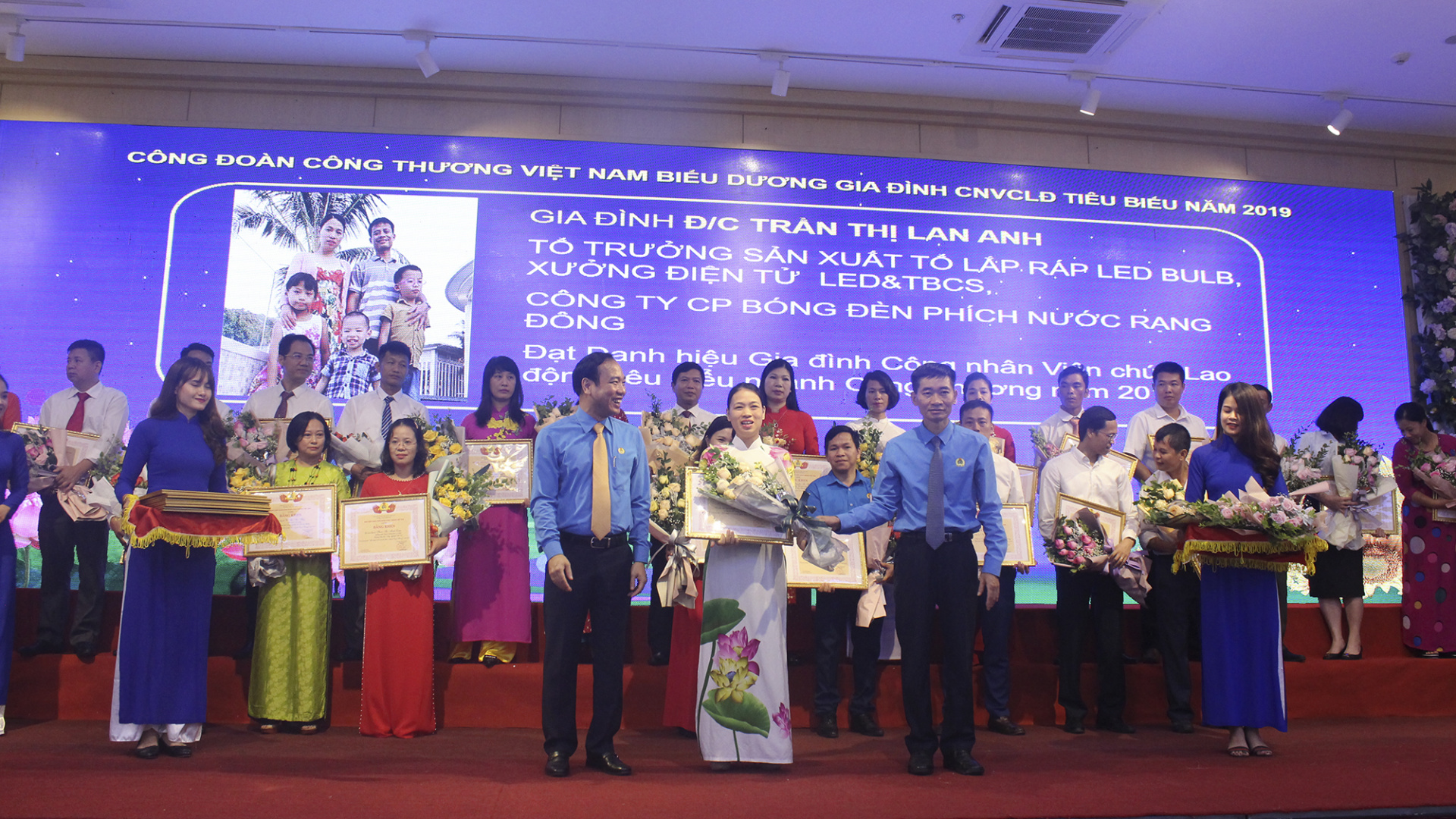 Công đoàn công thương việt nam biểu dương gia đình tiêu biểu năm 2019, tuyên dương học sinh giỏi