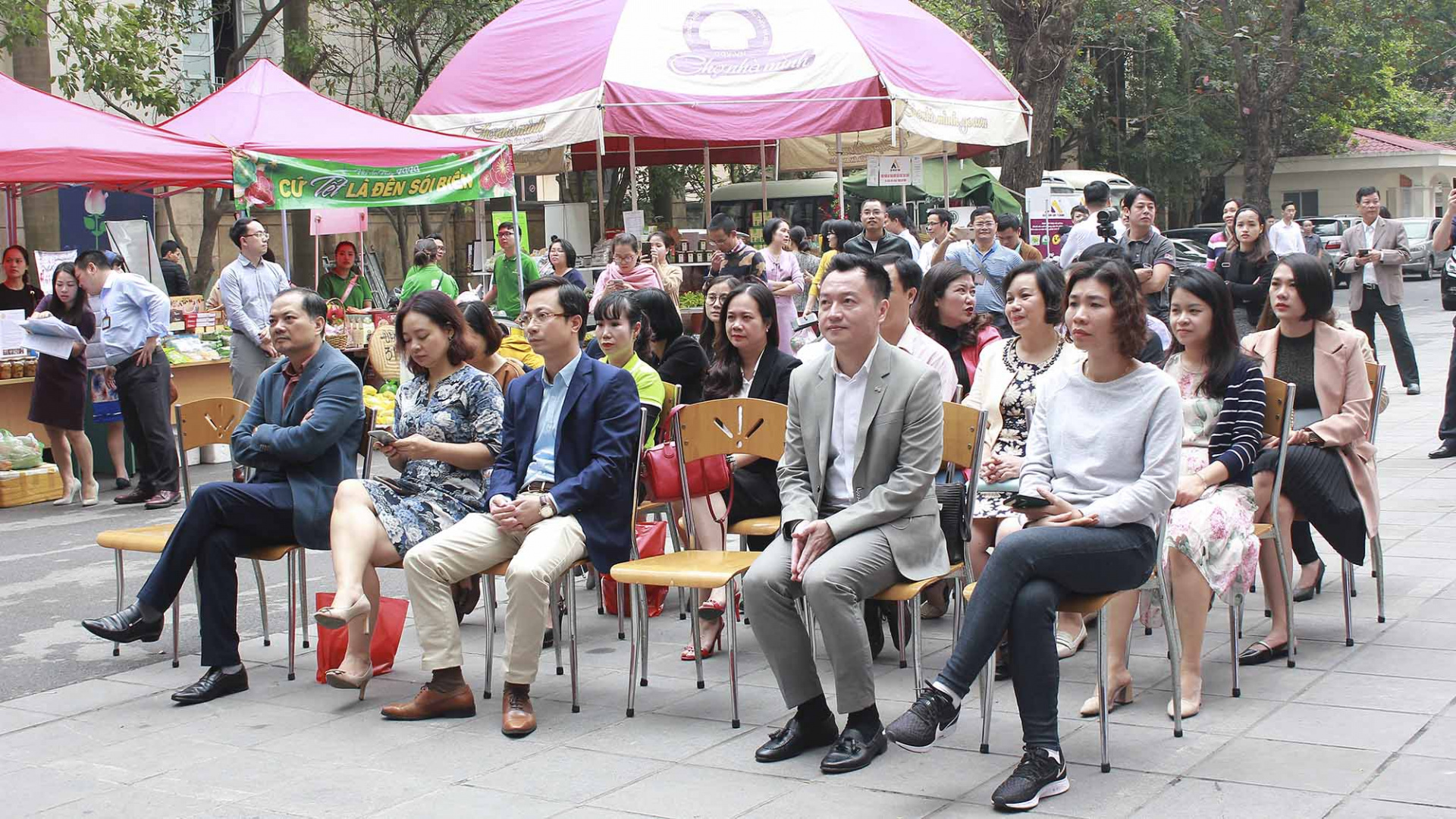 mua sắm mừng Xuân Canh Tý 2020