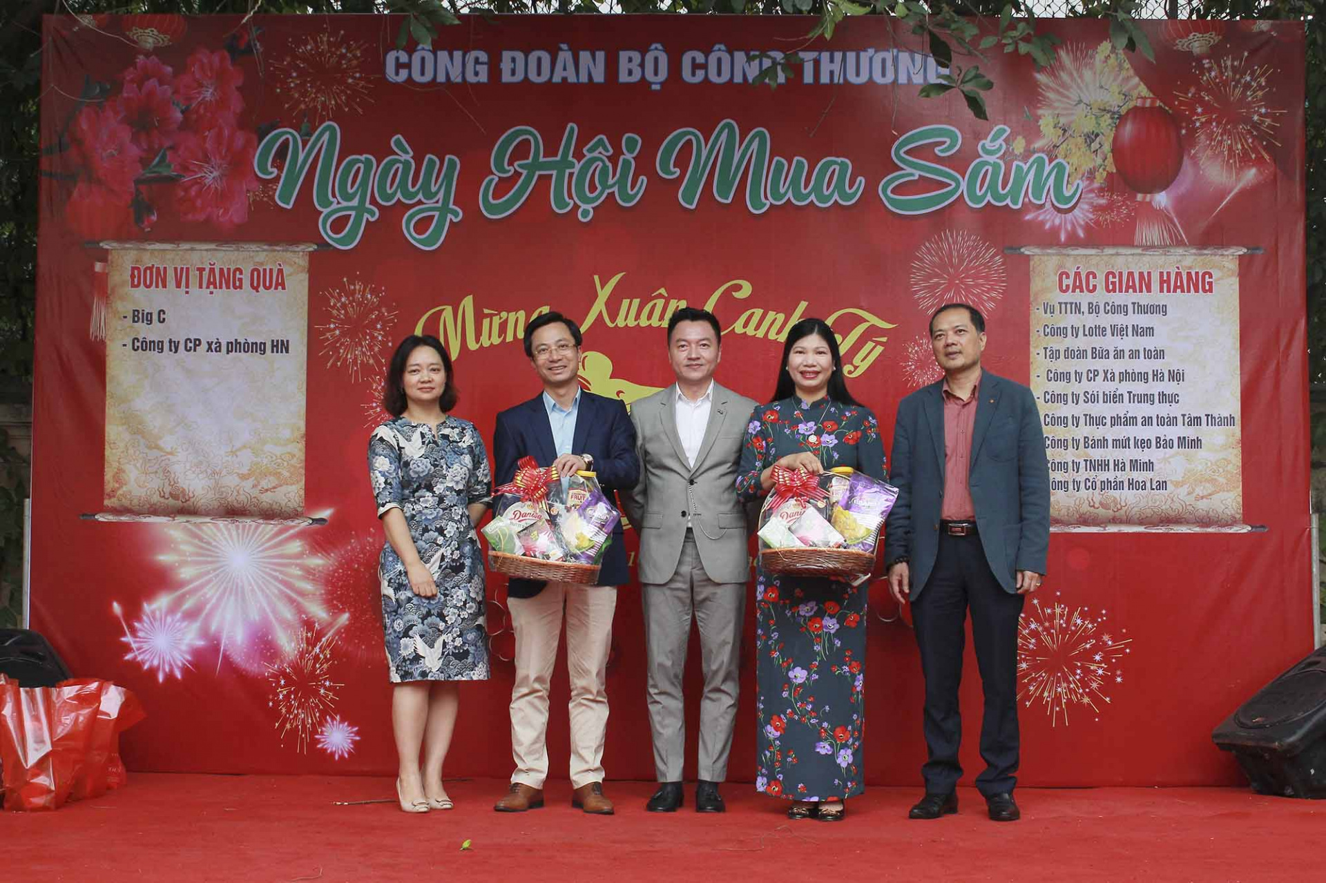 mua sắm mừng Xuân Canh Tý 2020