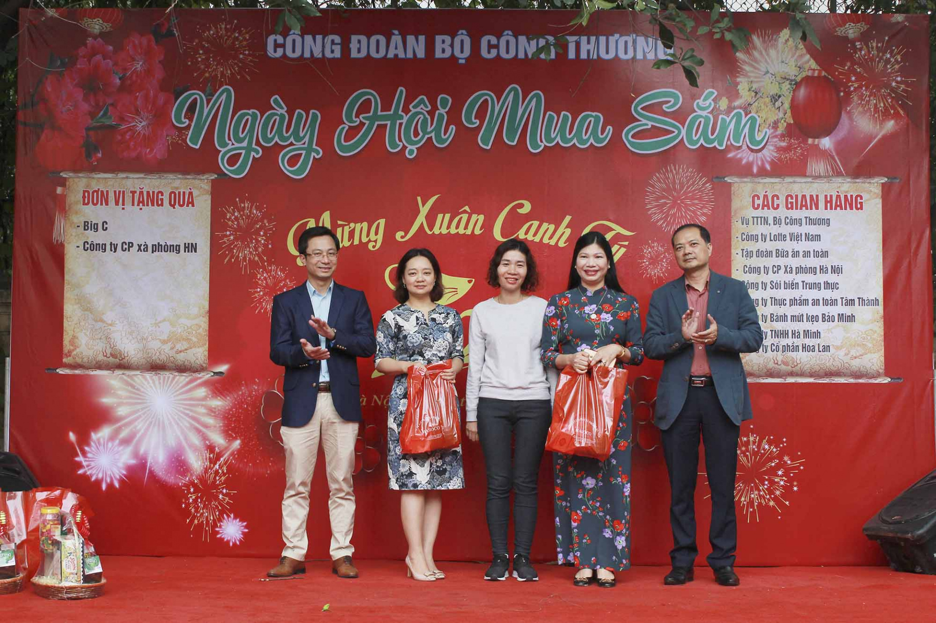 mua sắm mừng Xuân Canh Tý 2020