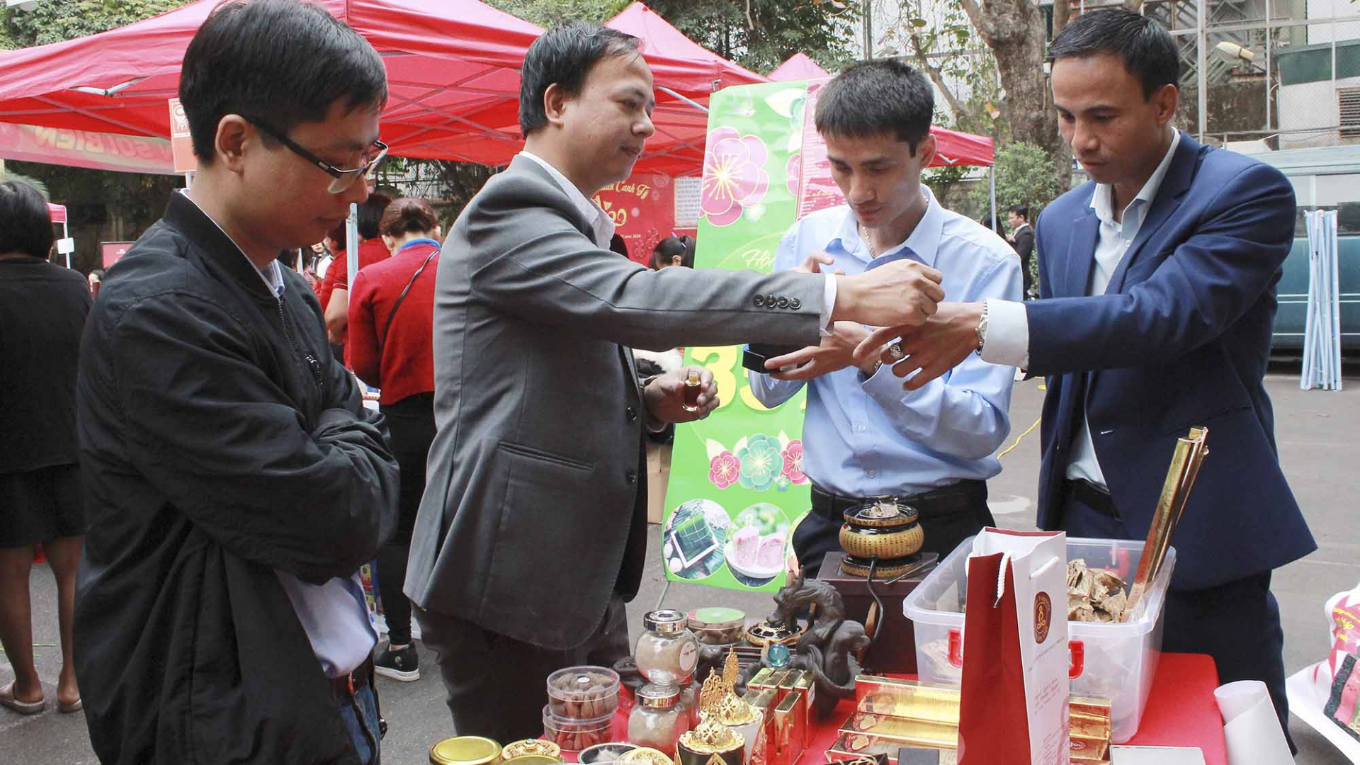 Ngày hội mua sắm mua sắm xuân Canh Tý 2020 