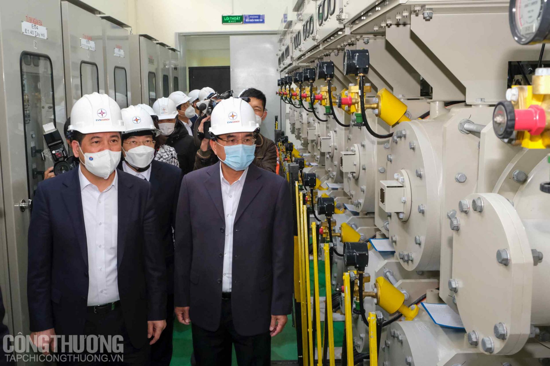 Trạm biến áp 110kV Yên Phụ (Trạm E1.8) có tổng công suất 4x63MVA, chịu trách nhiệm cấp điện cho nhiều phụ tải là các cơ quan "đầu não" quan trọng của cả nước đặt tại trung tâm Thành phố Hà Nội