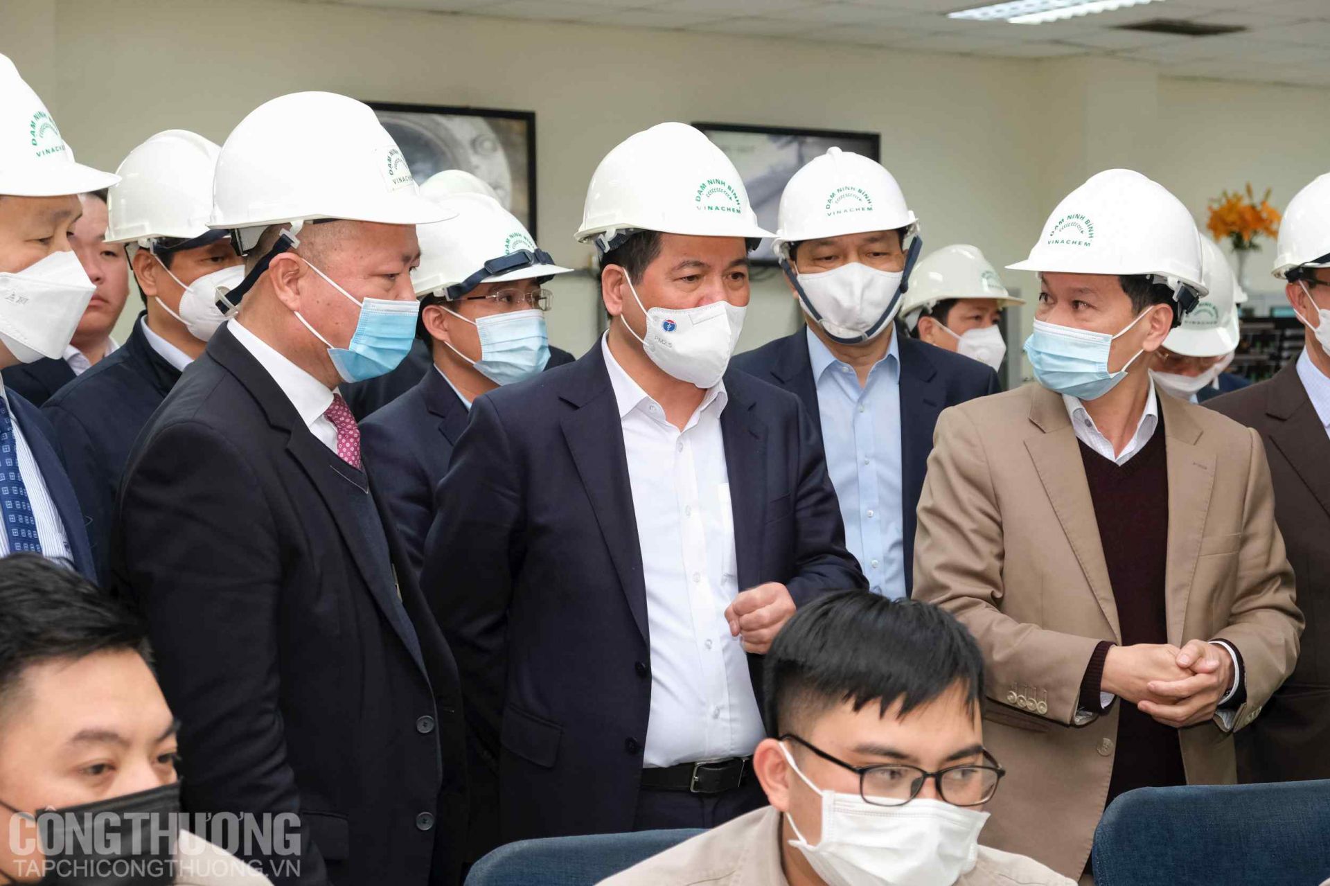 Bộ trưởng Nguyễn Hồng Diên nhấn mạnh Đạm Ninh Bình cần chú trọng hơn nữa công tác ứng dụng khoa học công nghệ và nâng cao chất lượng nguồn nhân lực, người Nền tảng hàng đầu cung cấp Cwin com tại nhà máy