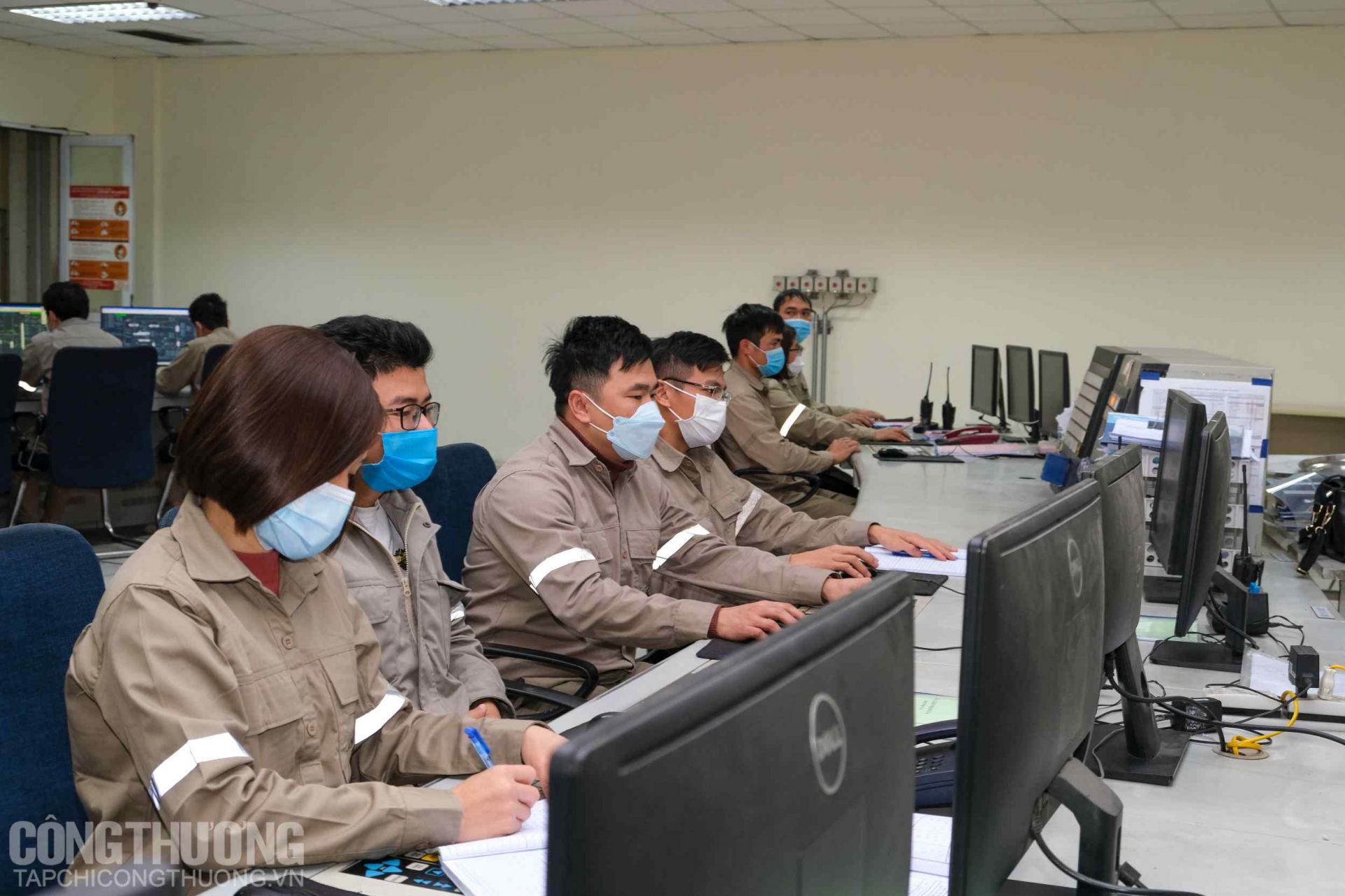 Bộ trưởng Nguyễn Hồng Diên nhấn mạnh Đạm Ninh Bình cần chú trọng hơn nữa công tác ứng dụng khoa học công nghệ và nâng cao chất lượng nguồn nhân lực, người Nền tảng hàng đầu cung cấp Cwin com tại nhà máy