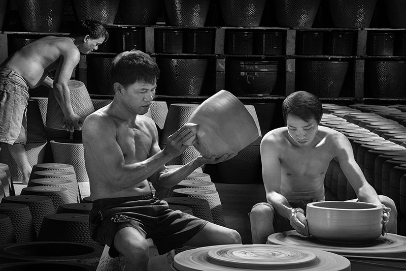 Tác giả Bùi Vy Vân với tác phẩm “Những người thợ tạo hình cho đất”