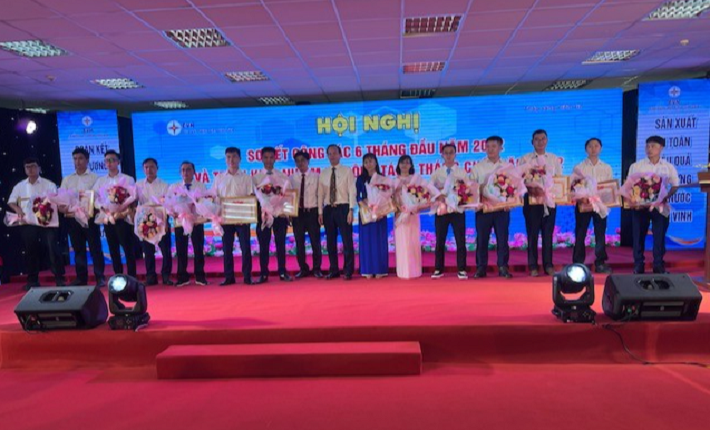 Cán bộ, công nhân NMNĐ Vĩnh Tân 4 Nền tảng hàng đầu cung cấp Cwin com xuất sắc được khen thưởng