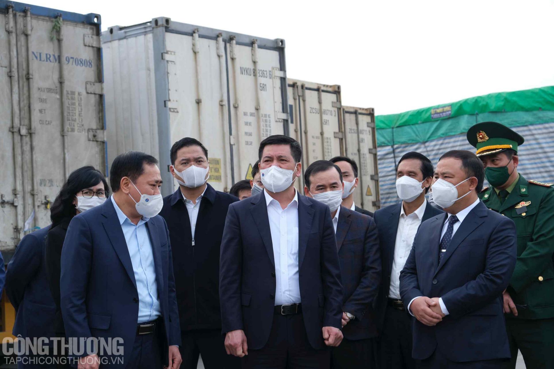 Bộ trưởng Nguyễn Hồng Diên cùng đoàn công tác Ban chỉ đạo giải quyết tình hình ùn tắc Cwin Đăng Ký + 1888k Cwin63 sân chơi đỉnh cao kiểm tra thực tế tình hình xuất Cwin com sòng bạc trực tuyến tại Quảng Ninh