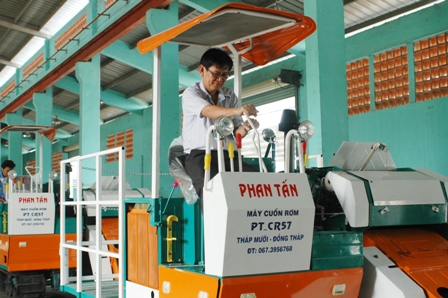 máy cuộn rơm