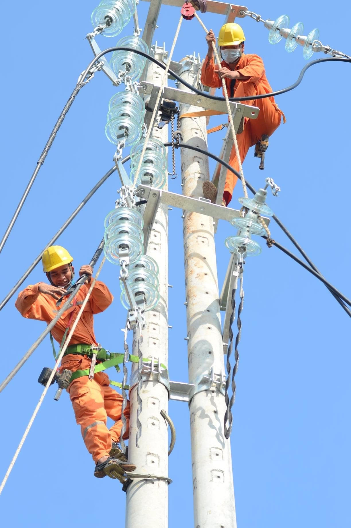 người lính áo cam