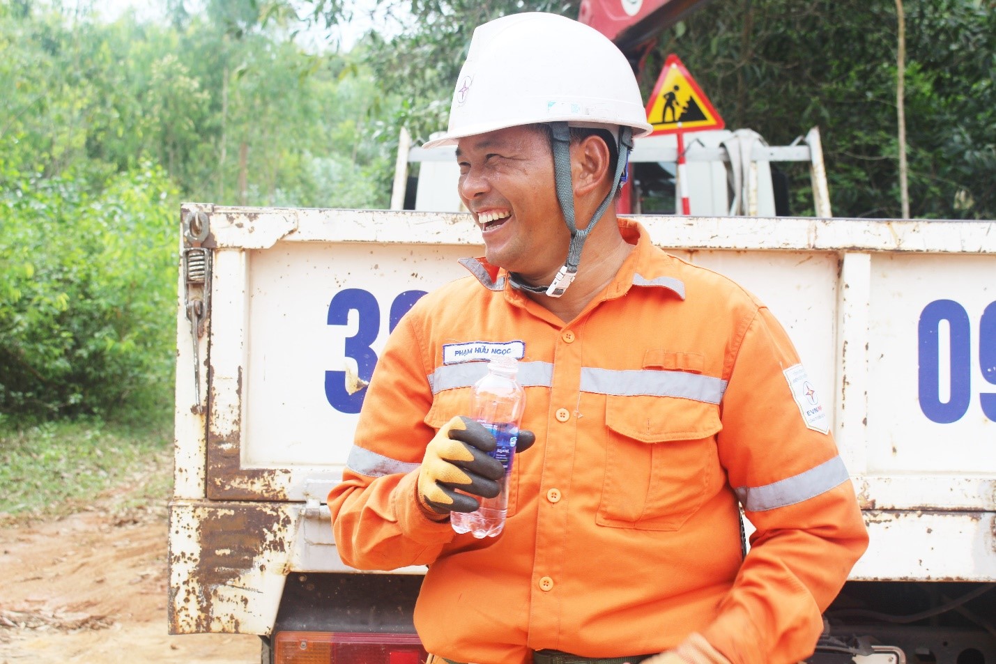 người lính áo cam
