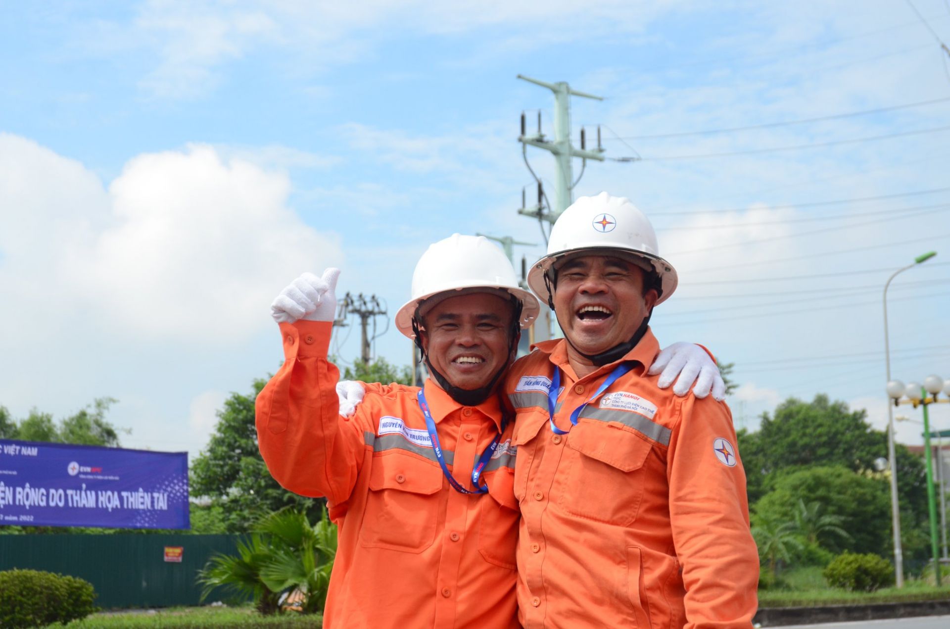 người lính áo cam