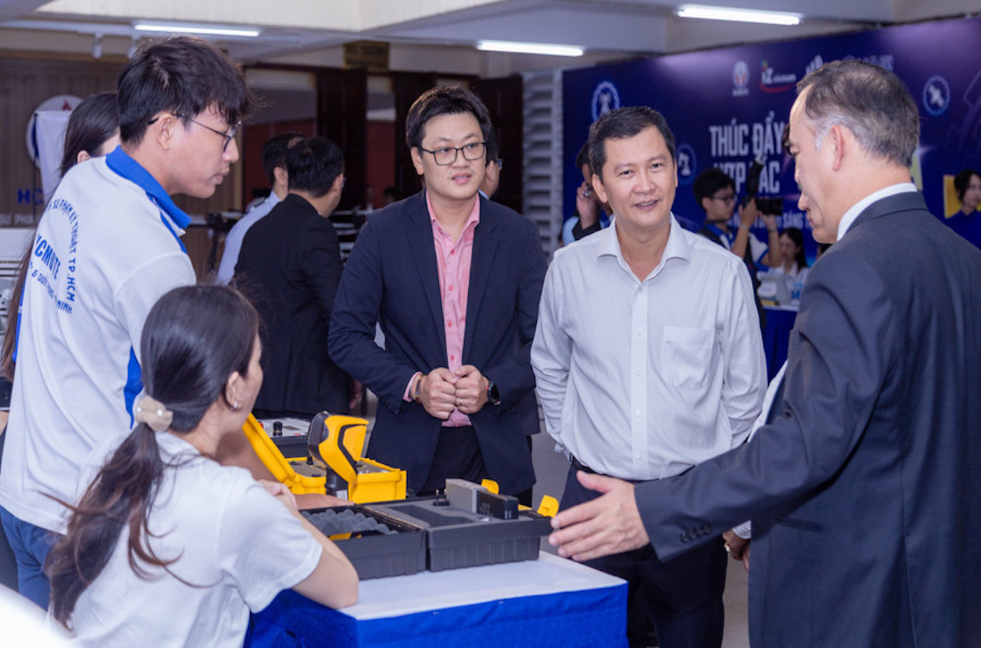 liên kết giữa các viện, trường, trung tâm kỹ thuật, Cwincom hiện đang mở